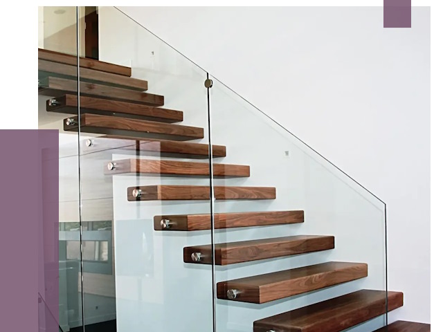 Стеклянные перила для лестницы в Красногорске от 14733 руб.