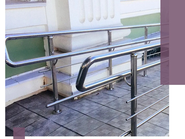 Ограждения пандусов из металла и нержавейки в Красногорске