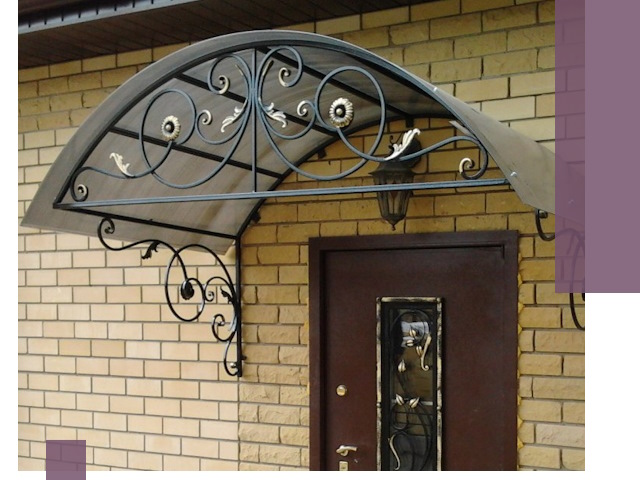 Изготовление козырьков из металла под ключ в Красногорске