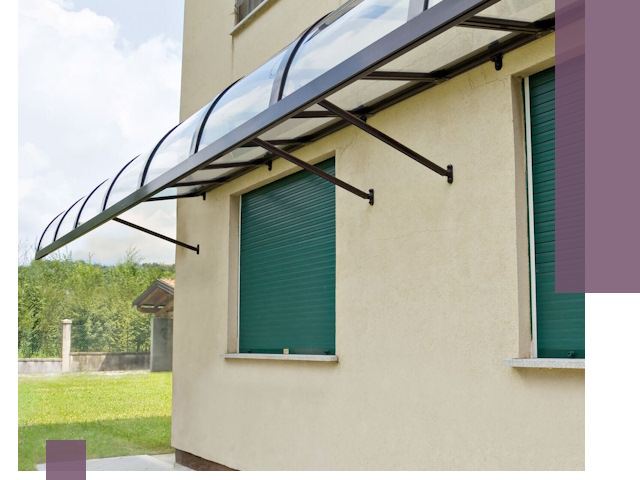 Козырьки над окнами в Красногорске — изготовление и монтаж по выгоде