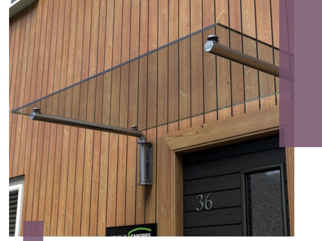 Стеклянные козырьки на входы и фасады в Красногорске